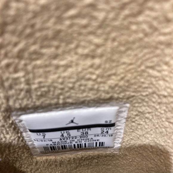 Air Jordan 1 Women’s 7 Shoes Boots New Nike NWT - Picture 7 of 14